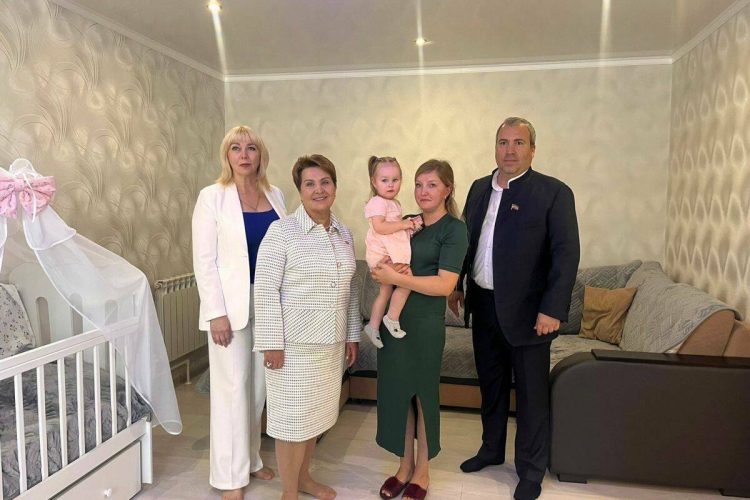 Сабурская и Сыровацкий встретились с семьями мобилизованных в Пестречинском районе