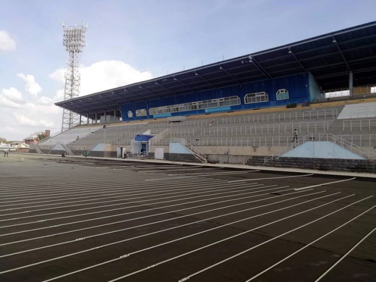 В поселке Дербышки продолжается капремонт стадиона «Ракета»