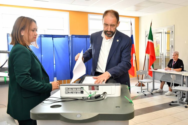 Алексей Песошин проголосовал на выборах депутатов Госсовета Татарстана VII созыва