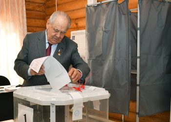 Минтимер Шаймиев проголосовал на выборах депутатов Госсовета РТ