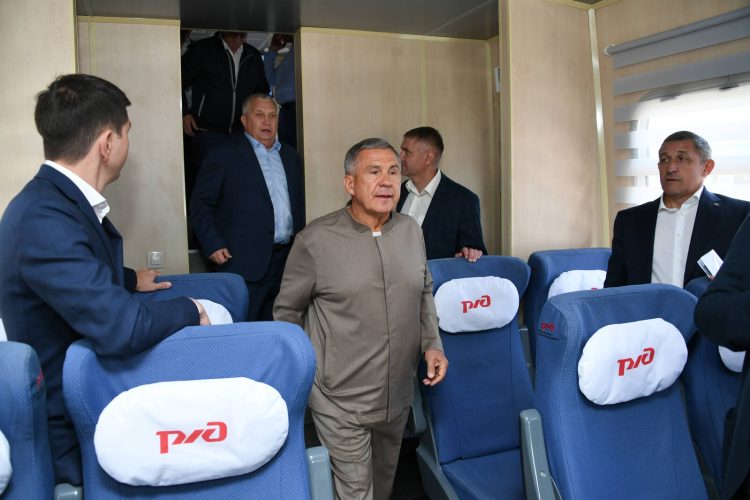 Минниханов осмотрел ряд объектов транспортной инфраструктуры в Казани