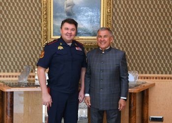 Минниханов встретился с замдиректора Федеральной службы войск национальной гвардии РФ Сергеем Лебедевым