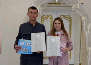 В Лаишевском районе семья снова стала родителями двойняшек